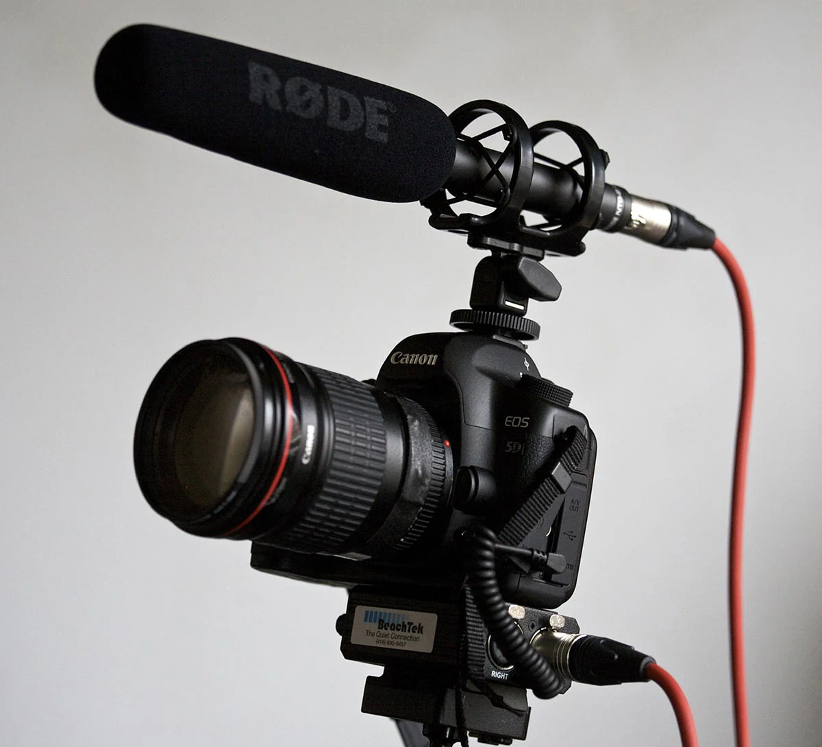 RODE NTG-2 Dual Powered Directional Condenser Microphone - Image 3